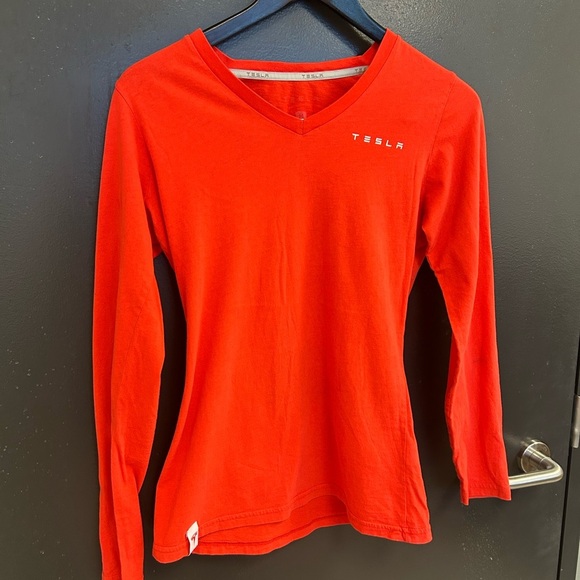Tesla M worn once rare women’s v neck cotton shirt long sleeve! - Picture 12 of 15